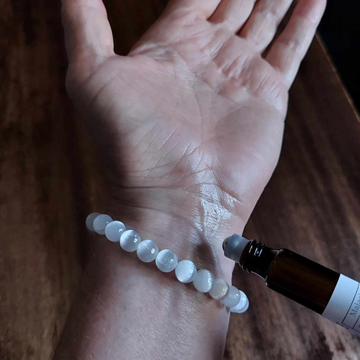 Deluxe Crystal Cleansing Kit with Selenite Bracelet, Nag Champa Anointing Oil, Palo Santo, Salt Blend, and Dragons Blood
